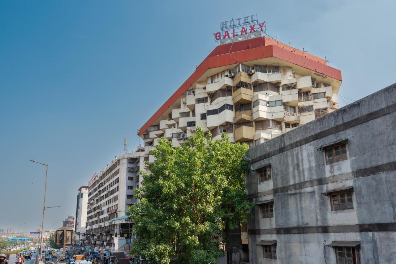 Hotel Galaxy Opp Surat Railway Station Exterior photo